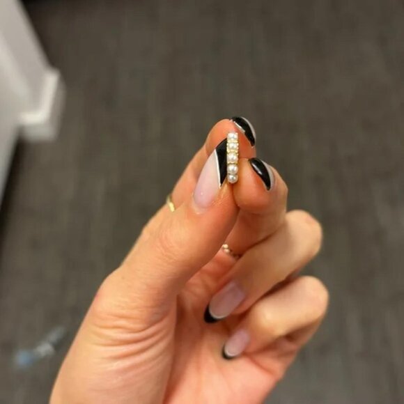 The Eliana white and gold hoops micro Pearl hoop earrings hoops - Picture 4 of 4